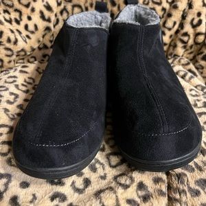 Home-top Men’s Suede like Slippers